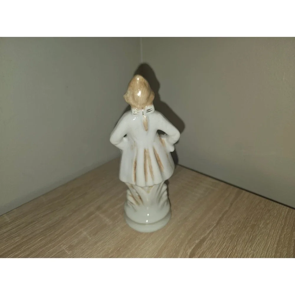 Vintage‎ Made in Occupied Japan Porcelain Colonial Gentleman Figurine Gold White